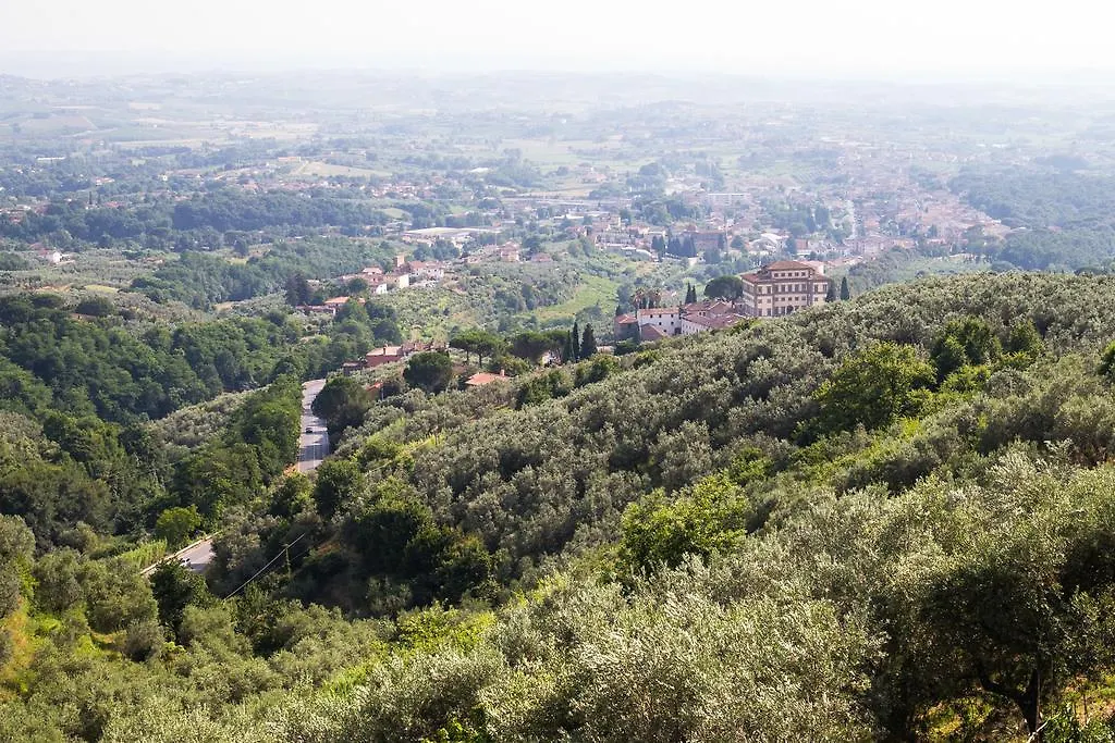 Villa Borgo dei Gigli Lamporecchio 0*,  Italia